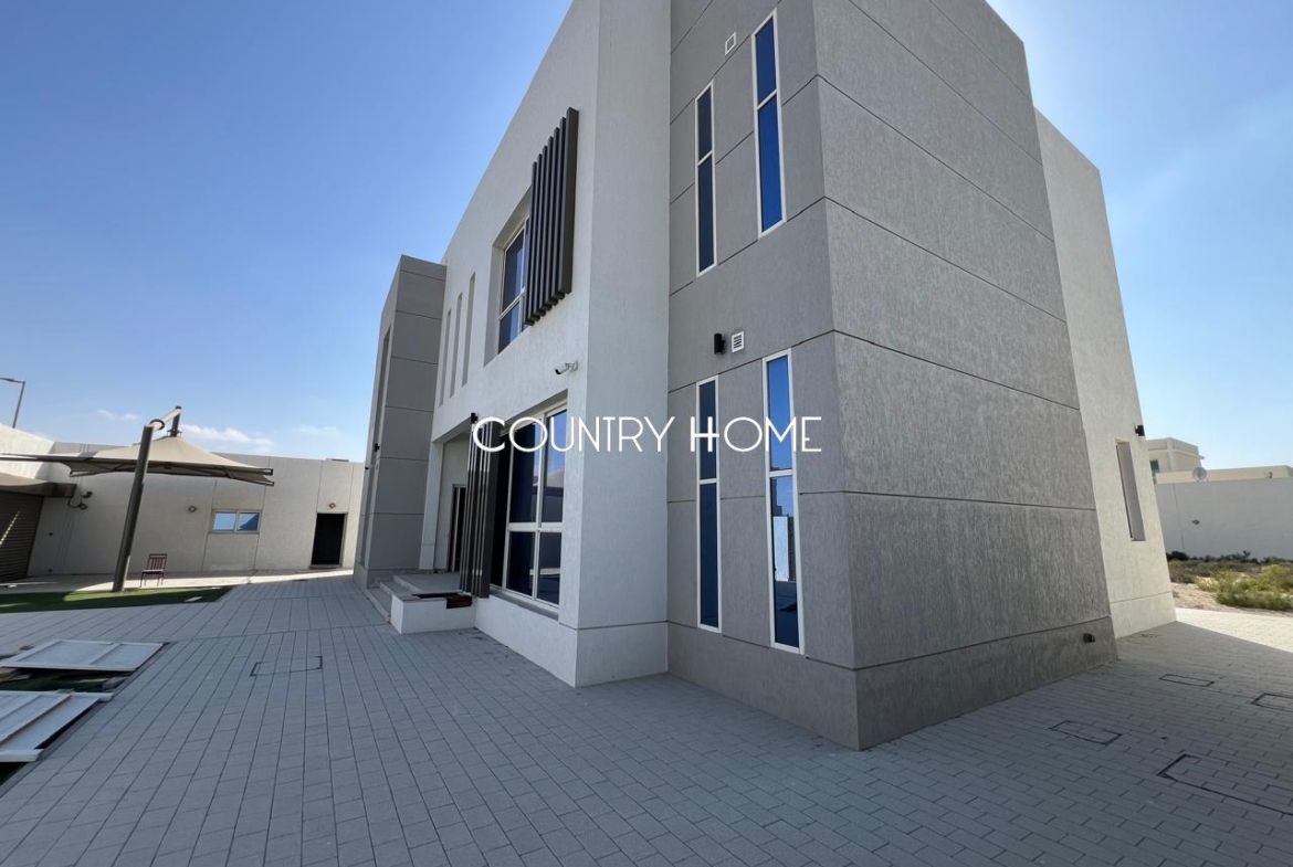 Luxury and Independent Double-Storey Villa